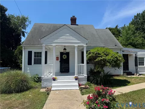 2108 Snead Ave, Colonial Heights, VA 23834