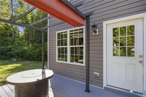 Exterior - 8405 E Patrick Henry Rd, Ashland, VA 23005 photo 9 of 12