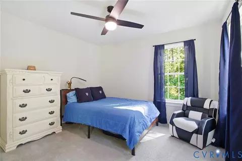 Bedroom - 8405 E Patrick Henry Rd, Ashland, VA 23005 photo 5 of 8