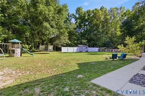 Exterior - 8405 E Patrick Henry Rd, Ashland, VA 23005 photo 7 of 12