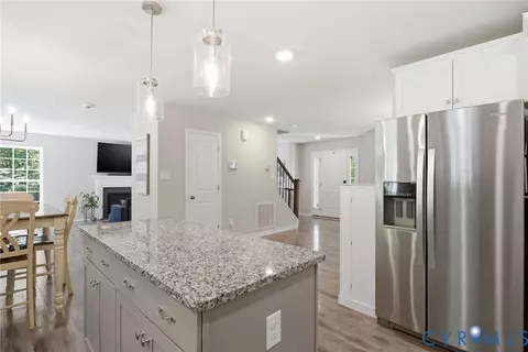 Entry Way - 8405 E Patrick Henry Rd, Ashland, VA 23005 photo 2 of 5