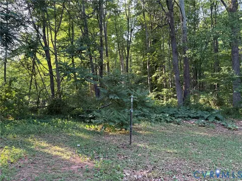 2797 Oakland Rd, Louisa, VA 23093