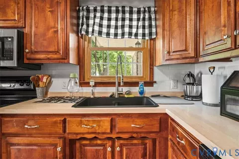 5809 Sutherland Dr, Sutherland, VA 23885 photo 18
