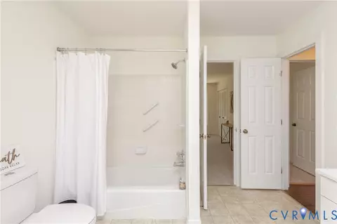 Bath - 751 Blakeston Dr, Richmond, VA 23236 photo 6 of 8