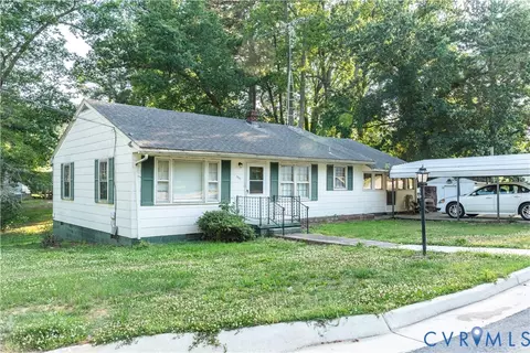 201 W Third St, South Hill, VA 23970