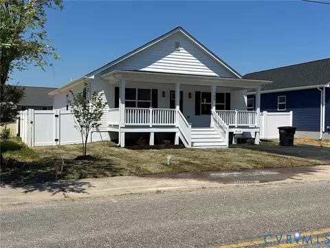 704 Jackson St, Colonial Beach, VA 22443