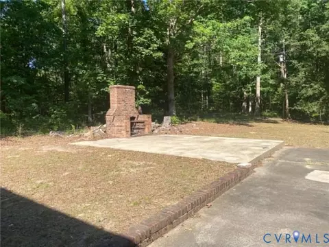 Exterior - 9405 Dabney Dr, Sutherland, VA 23885 photo 5 of 7