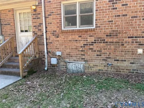 Exterior - 9405 Dabney Dr, Sutherland, VA 23885 photo 4 of 7