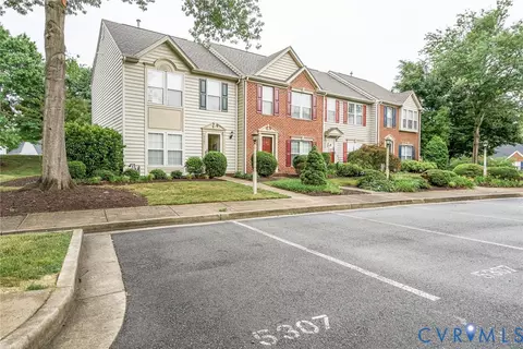 5307 Golf Villa Ln, Glen Allen, VA 23059
