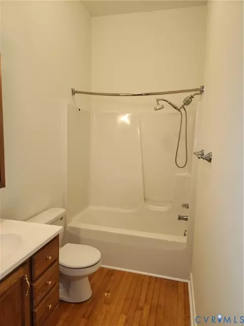 Bath - 212 E Franklin St #1, Richmond, VA 23219 photo 3 of 3