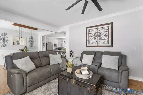 Living - 1755 Dispatch Rd, Quinton, VA 23141 photo 2 of 4
