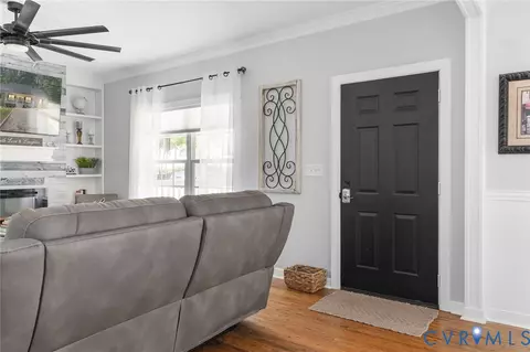Entry Way - 1755 Dispatch Rd, Quinton, VA 23141 photo 2 of 10