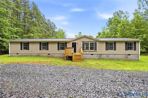480 Coles Creek Ln, New Canton, VA 23123