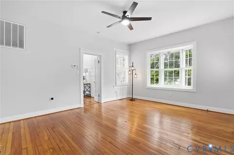 Living - 227 E 35th St, Richmond, VA 23224 photo 2 of 4