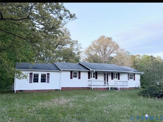 105 Rhode Island Ln, West Point, VA 23181