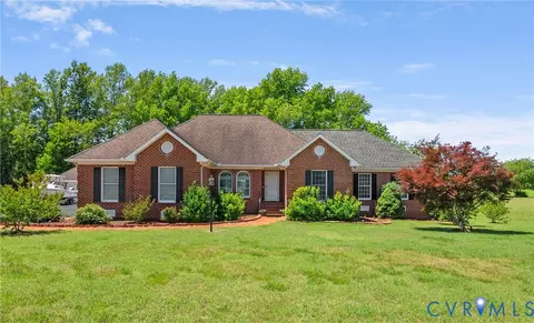 248 Healey Cove Dr, Hardyville, VA 23070