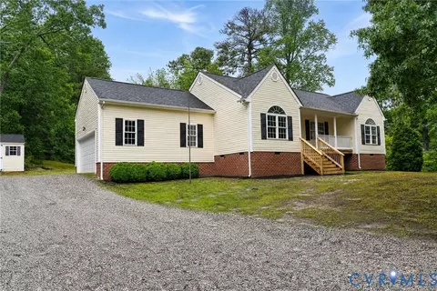 3811 West St, Chester, VA 23831