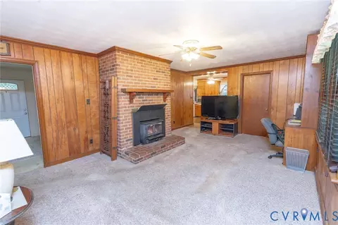 Living - 101 County Line Rd, Midlothian, VA 23112 photo 4 of 4