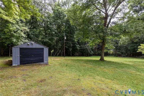 Exterior - 101 County Line Rd, Midlothian, VA 23112 photo 3 of 6