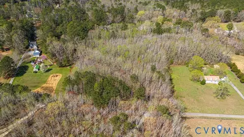 17 Pine Reach, Kilmarnock, VA 22482