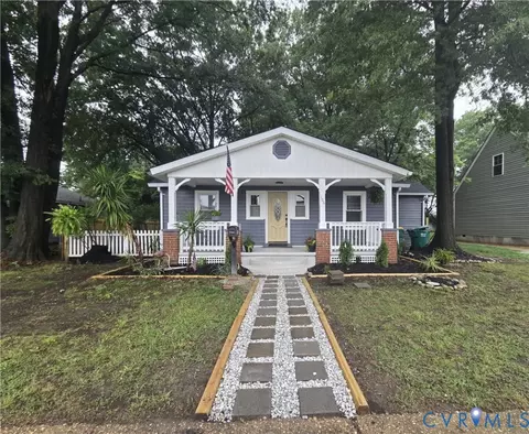 106 N 3rd Ave, Hopewell, VA 23860