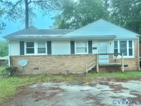 2105 Bishop St, Petersburg, VA 23805