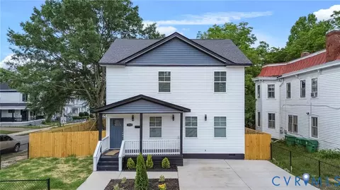 135 New St, Petersburg, VA 23803