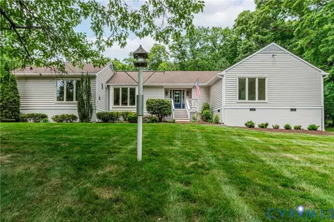 510 Red Maple Dr, Manakin Sabot, VA 23103
