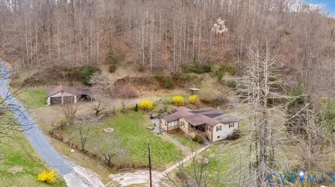 1271 Tall Peaks Ln, Big Island, VA 24526