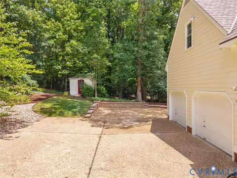 Exterior - 2011 Gamelaw Ct, Midlothian, VA 23113 photo 20 of 22
