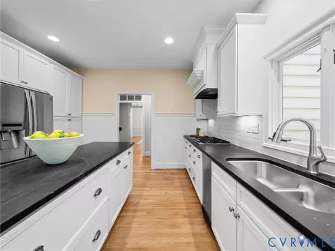 Kitchen - 2011 Gamelaw Ct, Midlothian, VA 23113 photo 2 of 5