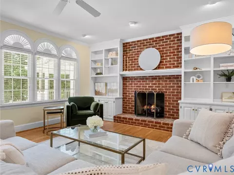 Living - 2011 Gamelaw Ct, Midlothian, VA 23113 photo 2 of 5
