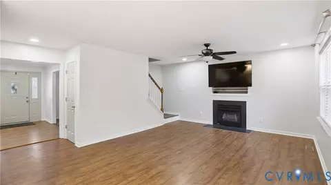 Living - 12124 Swift Crossing Dr, Midlothian, VA 23112 photo 4 of 6