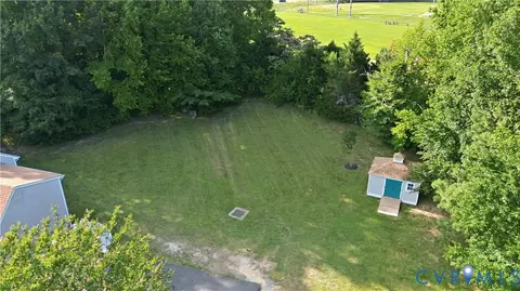 Exterior - 12124 Swift Crossing Dr, Midlothian, VA 23112 photo 3 of 8