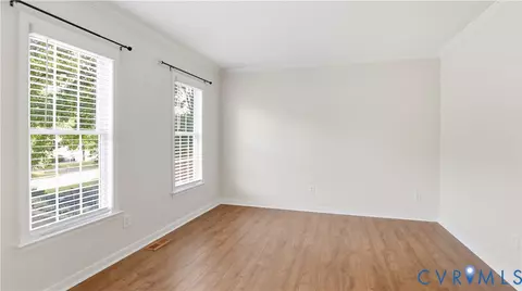 Living - 12124 Swift Crossing Dr, Midlothian, VA 23112 photo 6 of 6
