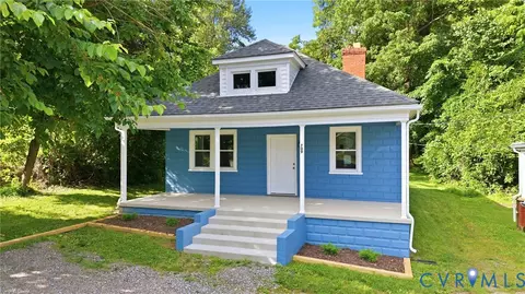 709 E Third St, Farmville, VA 23901
