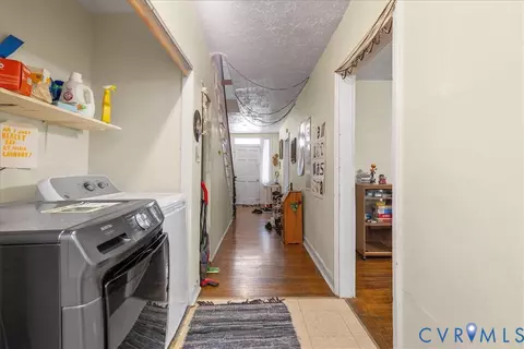 Entry Way - 311 S Cherry St, Richmond, VA 23220 photo 3 of 5