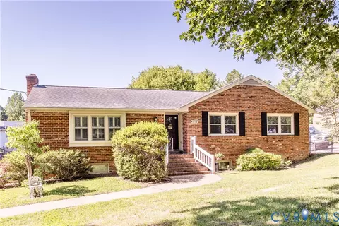 4512 Wraywood Ave, Chester, VA 23831