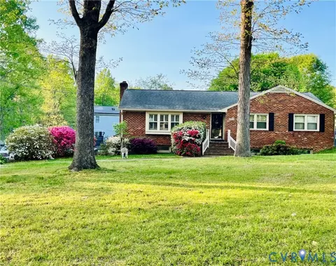 4512 Wraywood Ave, Chester, VA 23831