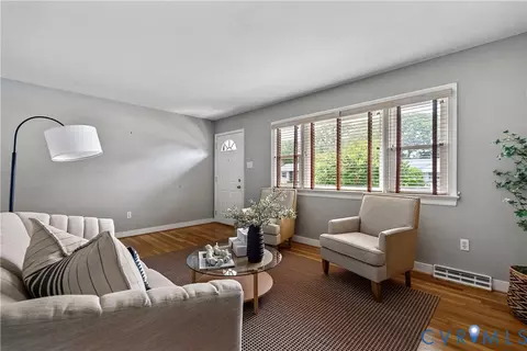 Living - 6337 Commander Rd, Richmond, VA 23224 photo 4 of 6