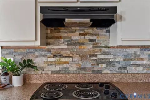 Kitchen - 6337 Commander Rd, Richmond, VA 23224 photo 3 of 4