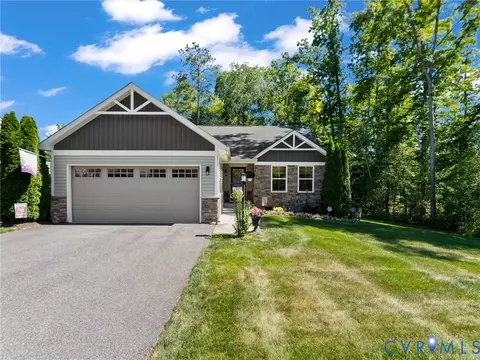 10313 Sun Ridge Ln, North Chesterfield, VA 23236