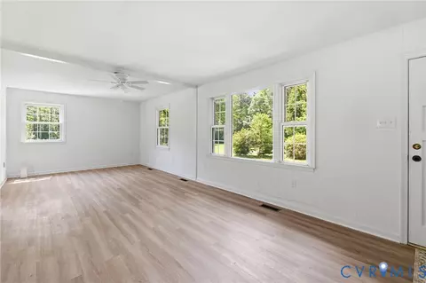 Living - 5820 Osterbind Ln, Richmond, VA 23237 photo 2 of 5