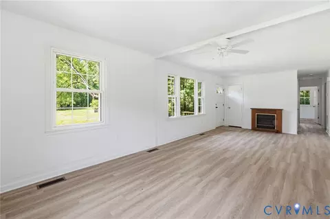 Living - 5820 Osterbind Ln, Richmond, VA 23237 photo 4 of 5