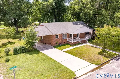 401 7th St, Blackstone, VA 23824