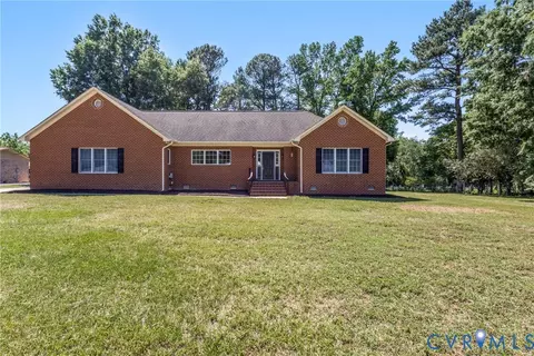 19106 Andrews Dr, Petersburg, VA 23803
