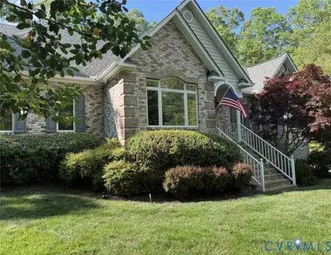 12123 Deer Ridge Ct, Ashland, VA 23005