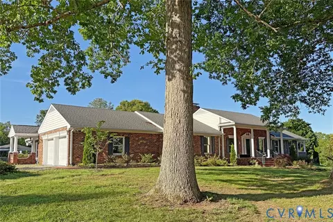 13300 W Patrick Henry Rd, Doswell, VA 23047