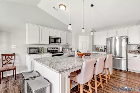 Kitchen - 302 Wendenburg Ter, Aylett, VA 23009 photo 3 of 6