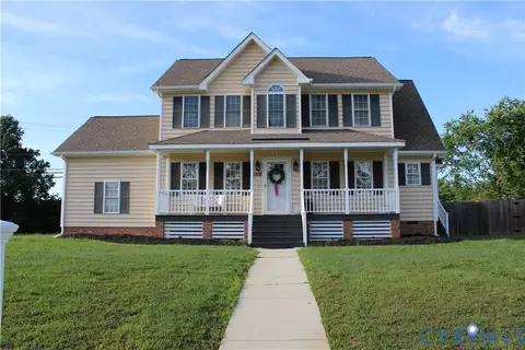 1208 Riveroaks Dr, Colonial Heights, VA 23834